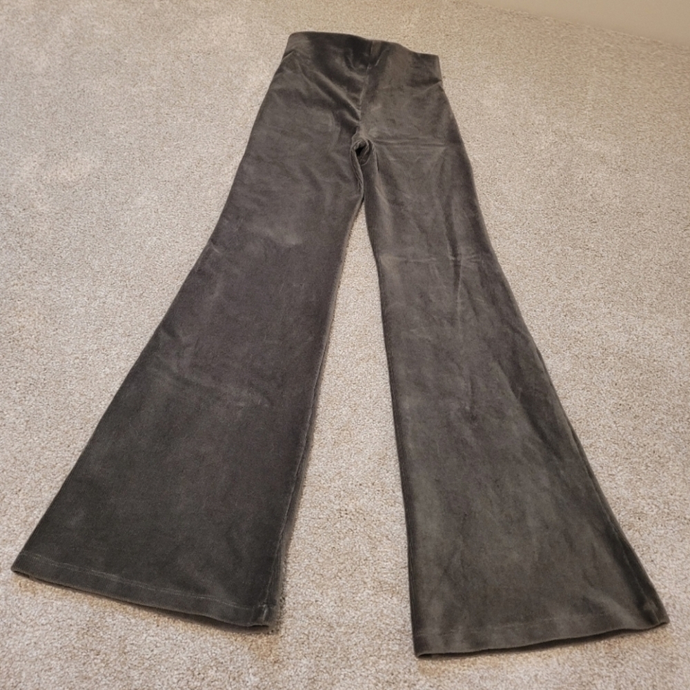 Hollister Ultra High Rise Women's Green Ribbed Flare Pants Size Small - Picture 5 of 6